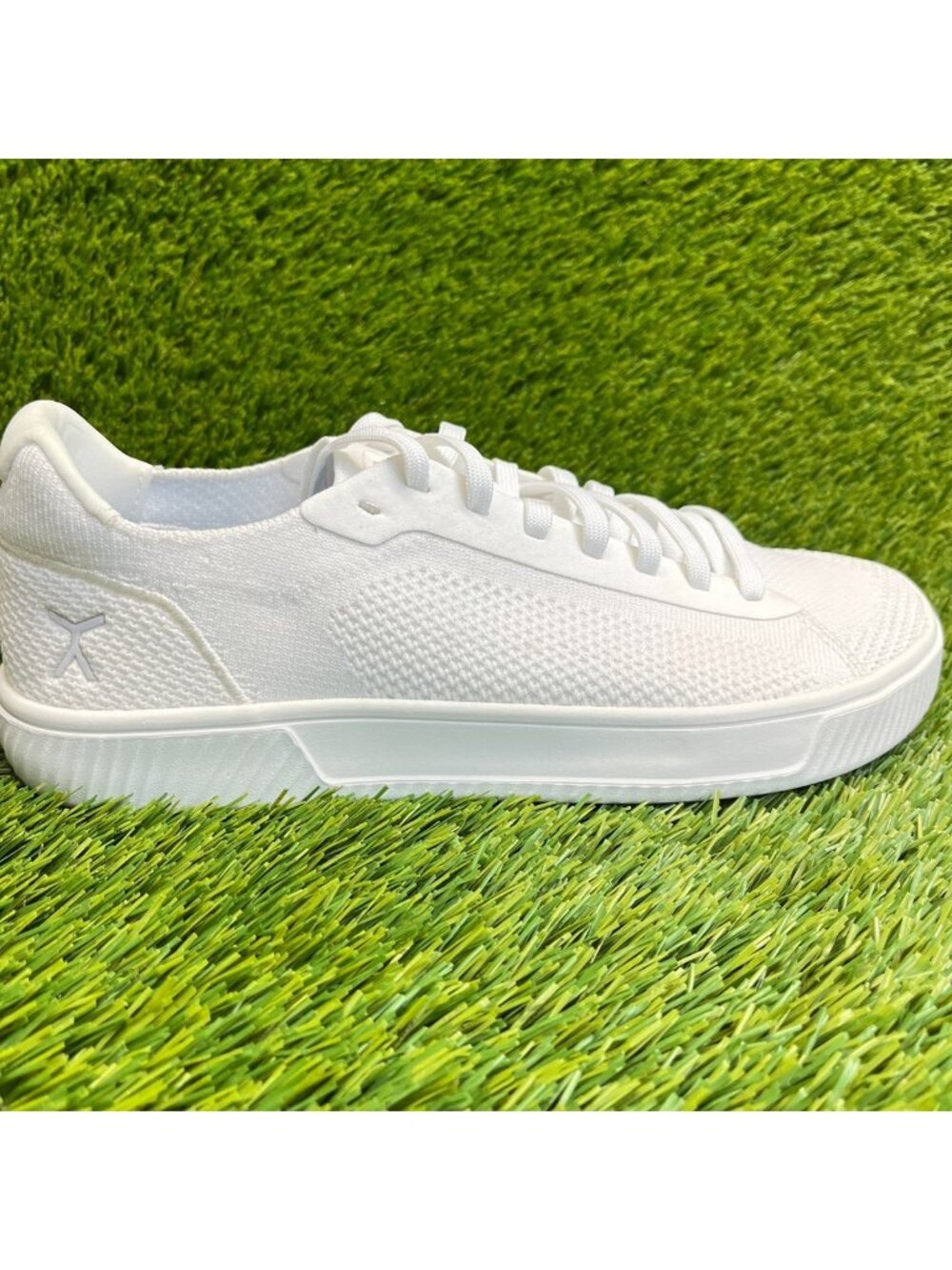 Flux Footwear Adapt Trainer White Mens Size 9.5 Athletic Knit Shoes Sneakers